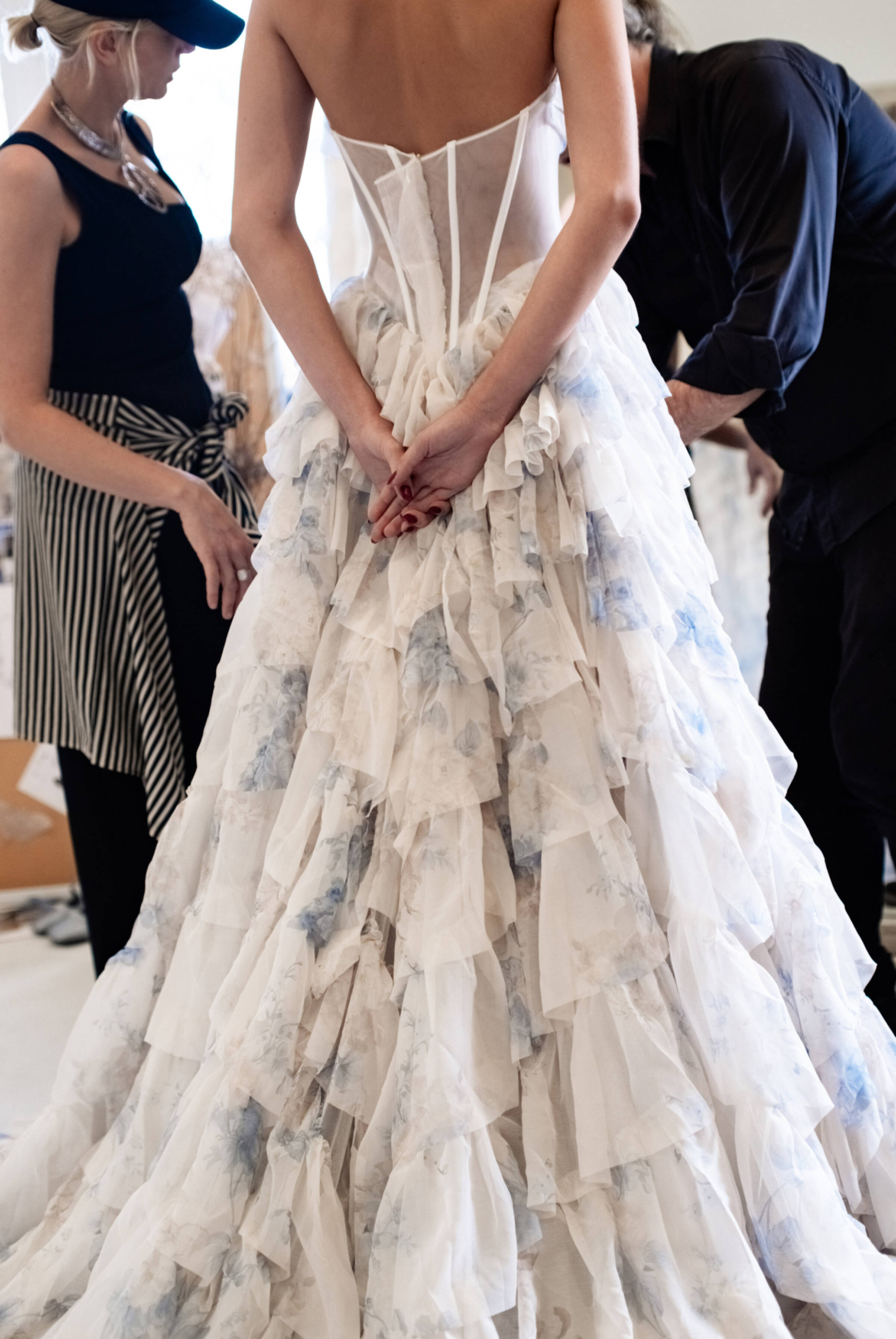 white christmas dresses A-line Long Puff Sleeve Wedding Dress Rose Appliques Tulle Wedding Gow main image 1