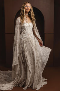 Angeline Sleeves • Off-White