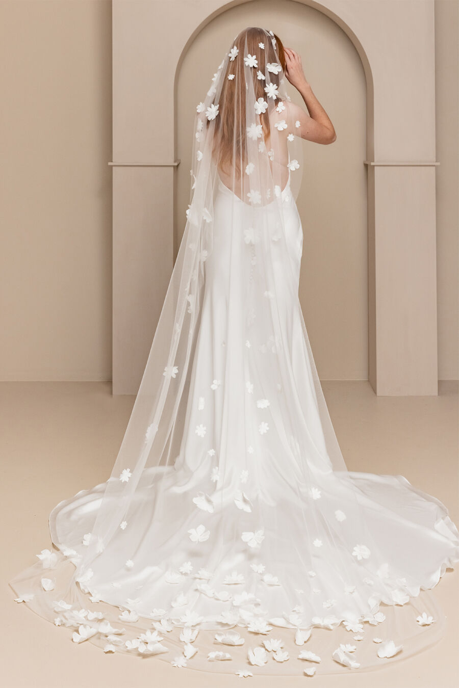 Cora Veil • Off-White