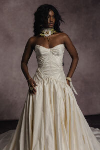 Corine • Ivory