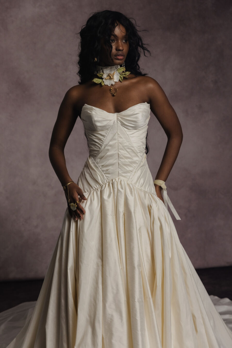 Corine • Ivory