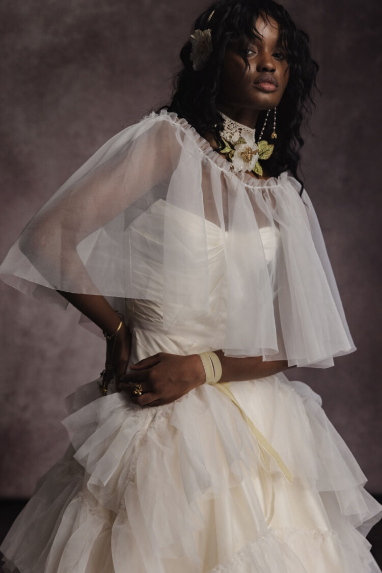 Corine Ruffle Off-White | Rue de Seine Corine Ruffle Off-White | Rue de Seine