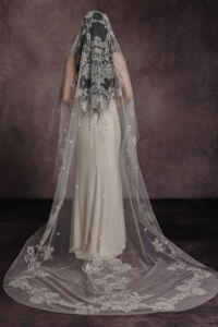 Heirloom Veil • Ivory